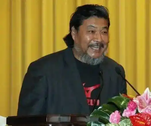 关牧村和王星军离婚33年后,她带儿子改嫁高官,他住美国至今单身_江泓