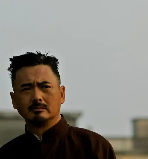 p>《让子弹飞》是由 a target="_blank" href="/item/姜文/1168186"