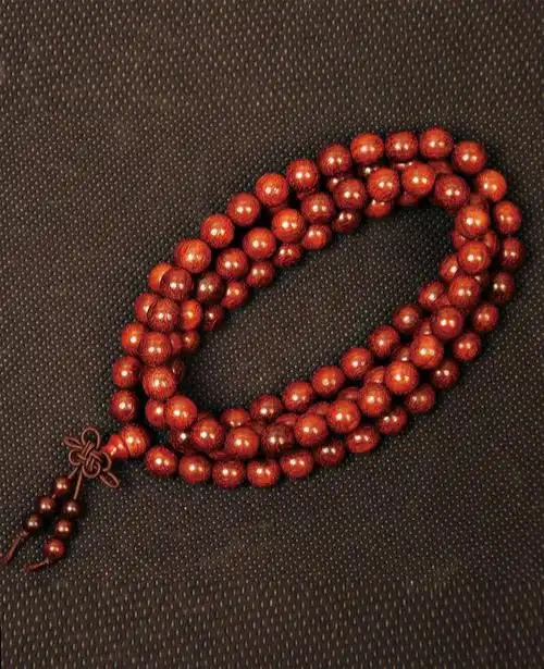 如何鉴别正宗的小叶紫檀?除了擦痕和称重,还有这些方法