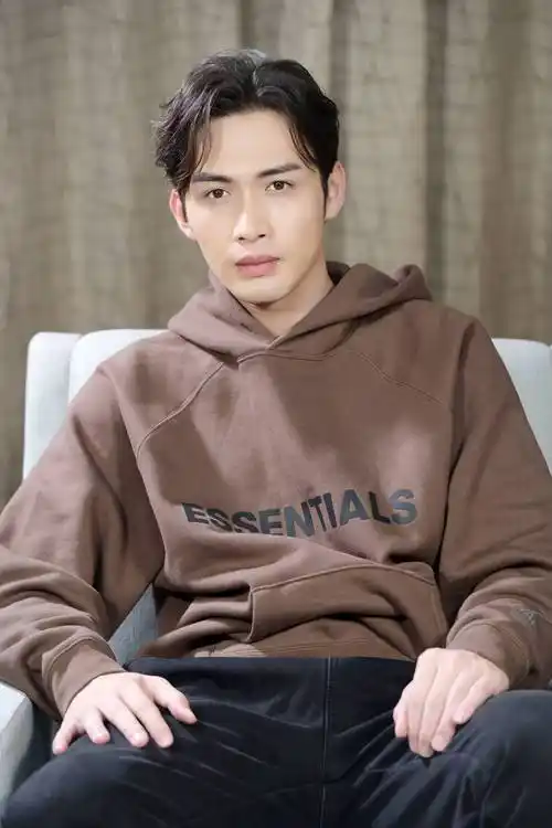 专访张彬彬合作前觉得景甜很女神合作后发现她是可爱小女生