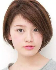 大脸短发发型图片