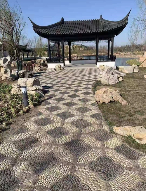 公园铺路石子雨花石鹅卵石铺路施工队厂家供应