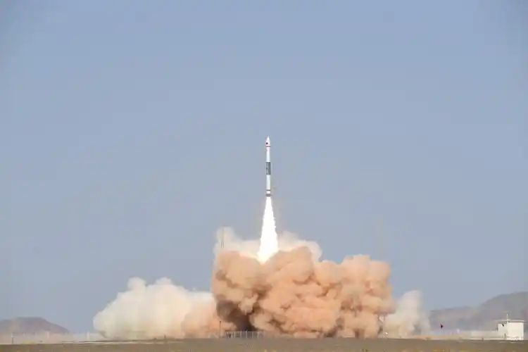 「和平精英号」火箭卫星发射成功 带亿万玩家id上天