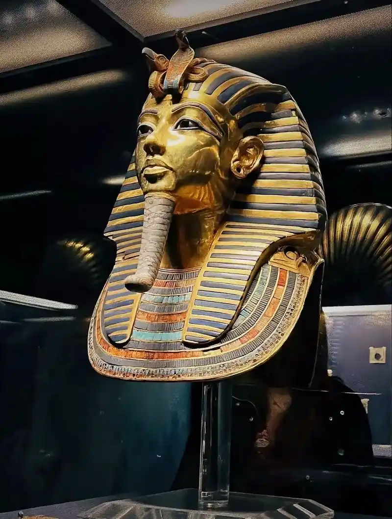 埃及博物馆镇馆之宝:图坦卡蒙黄金面具. #埃及博物馆#埃及法