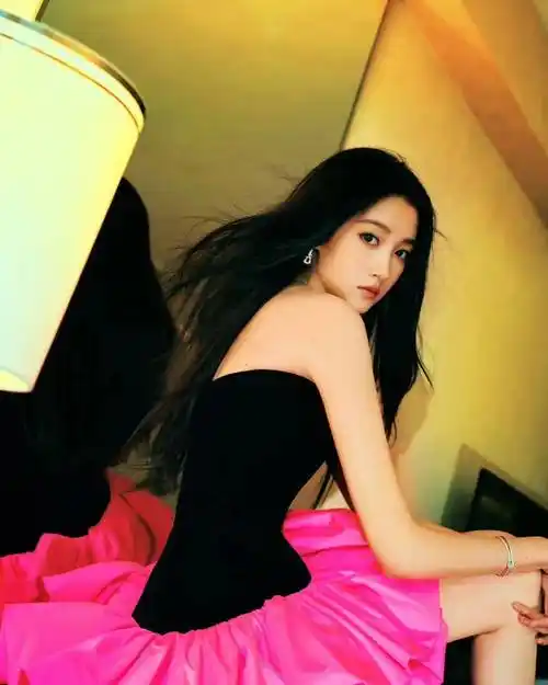 关晓彤演"土",高中生就是这样啊!