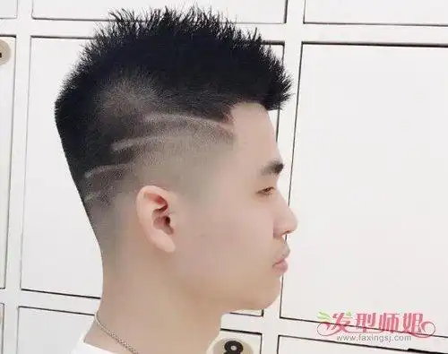 男生时尚刻痕短发发型图片四