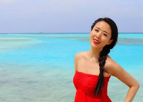 演员颜丹晨时光其实带不走我的青春