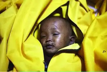 国际新闻 国际类媒体 新京报   600多人受伤5万人无家可归;大型救援