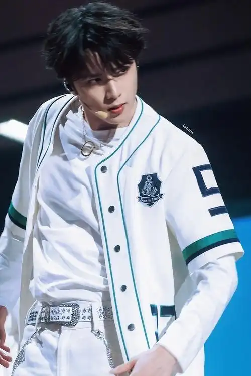 可以给我看一些刘耀文92塑的照片咩?