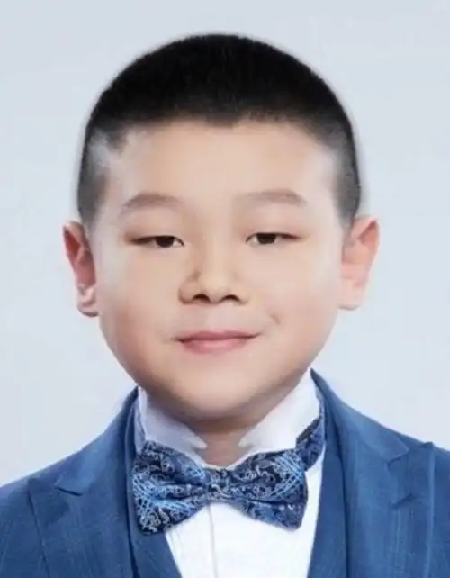 岳云鹏自己p的童年照