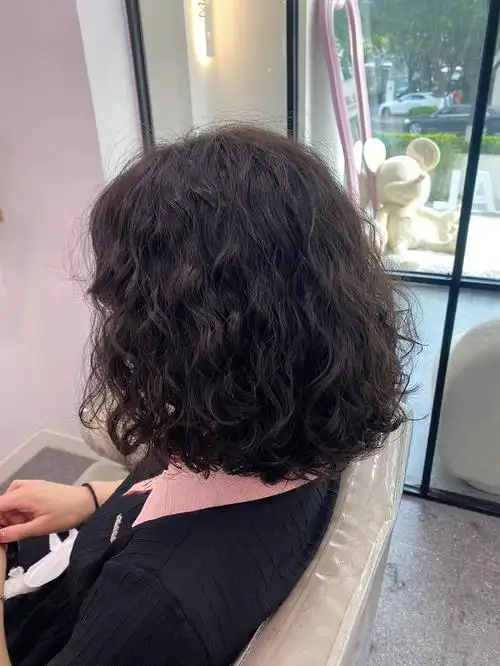 喜欢羊毛卷的童鞋看过来#羊毛卷 #青岛烫发 #复古羊毛卷  #羊毛卷发型