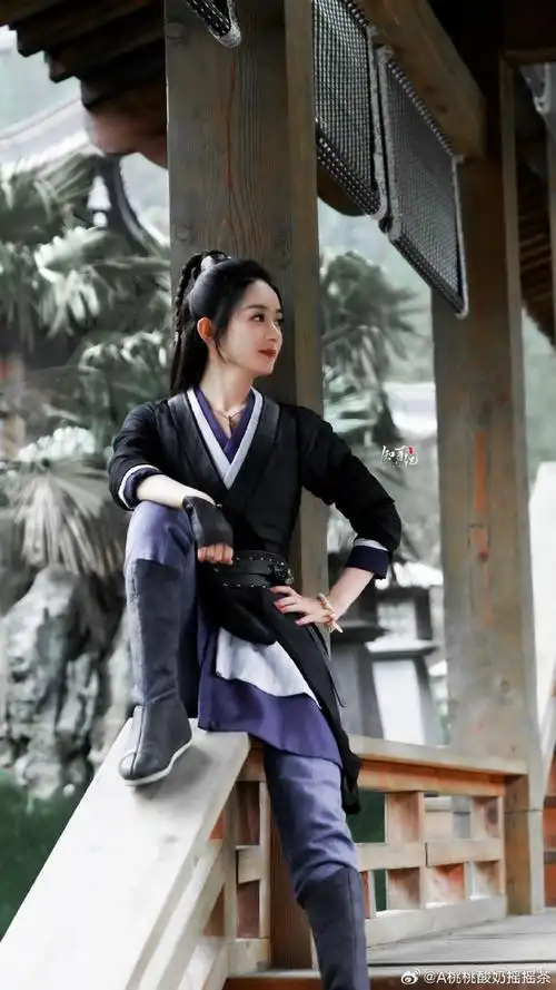 周翡红衣好英气##山花如翡##赵丽颖角色101##赵丽颖有翡##赵丽颖周翡