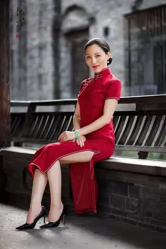 拒绝大妈照,学好这7个适合中年女性的拍照姿势,拍出你的气质美