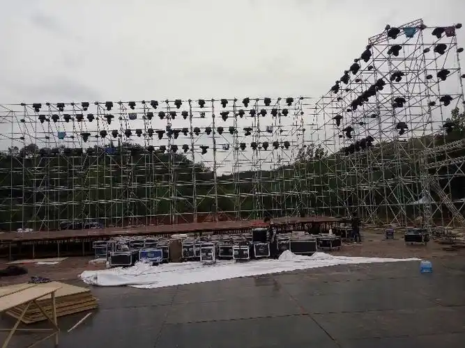 舞台架子雷亚架-舞台灯光设备租赁_舞美音响背景租赁_舞台搭建led灯