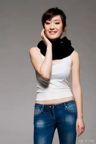 "曾轶可"高清组图秀出性感 川音校花长出"六张明星脸"