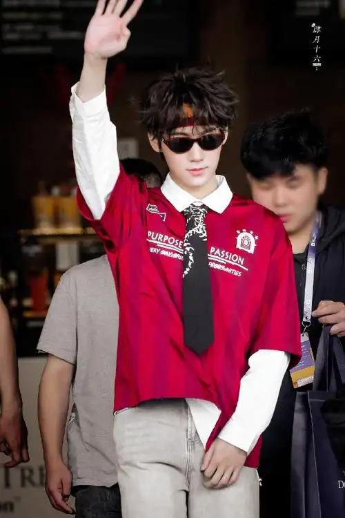 今日星拍放送##张真源跑男发带造型##奔跑吧