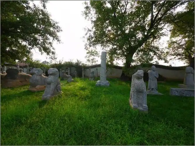 p>杨虎城将军烈士陵园,是西安重点文物保护单位,全国3a级旅游景区