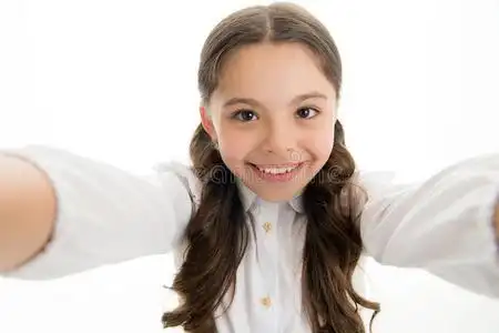 小孩拍照图片-小孩拍照素材-小孩拍照插画-摄图新视界