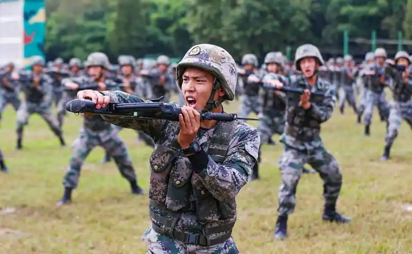 数百名干部骨干集训尽显军人血性