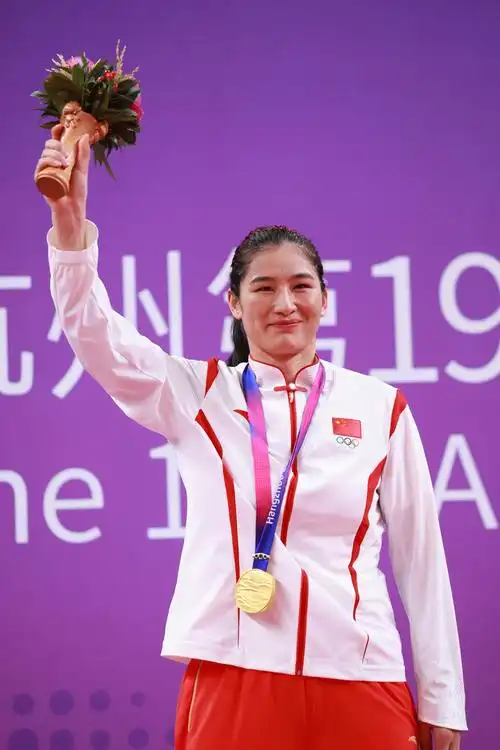 拳击——女子75公斤级:李倩夺冠-腾讯新闻
