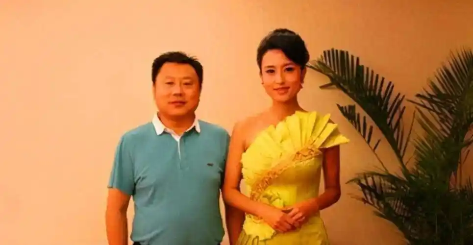 但是张蕾跟王吉财的婚姻,还是老毕给介绍的.