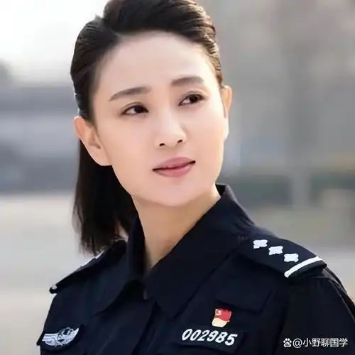 必须要有一种坚忍的气质,才能符合军人的形象,尤其女演员要演女军人