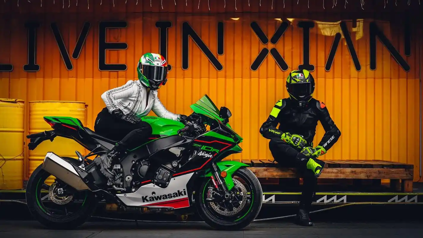 机车摄影 #机车美图 #机车壁纸 #川崎zx10r #川崎 - 抖音