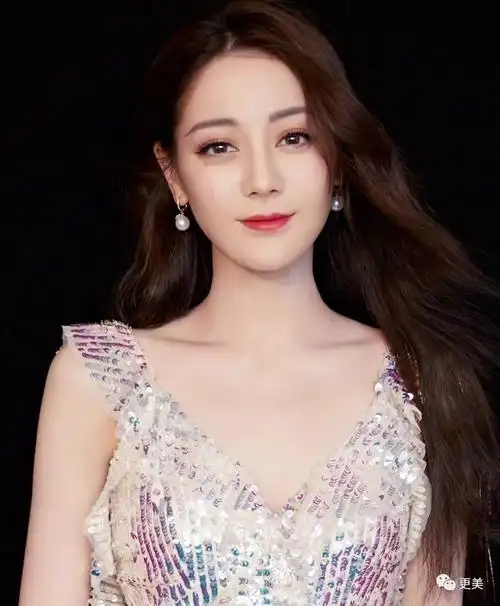 精修撞脸韩安冉,生图胖成120斤,热巴表妹或成2019最大照骗? - 健康丽