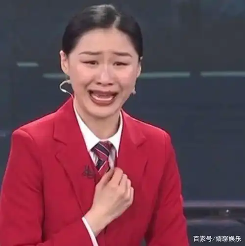 无独有偶,喜剧演员金靖通过2018年《今夜百乐门》中"百变乘务长"一角