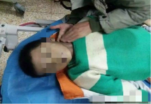 下沙9岁幼童上吊死亡父亲见他后一眼吧