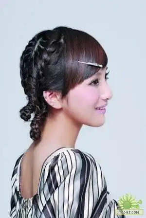 教大家4款花样盘发 让长发mm做清爽美人