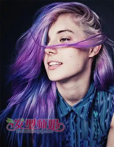 染发 > 幽雅紫色系染发发型 尽显时尚个性魅力(5) 将紫色和蓝色结合在