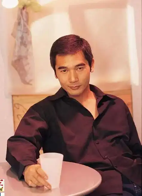 亚洲帅哥门面之方中信 - 抖音