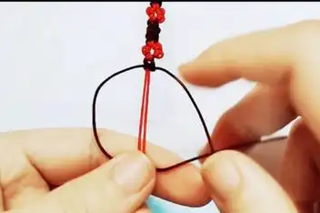 04:42手工编织平安结红绳手链,创意diy美女本命年红绳编织教程简介