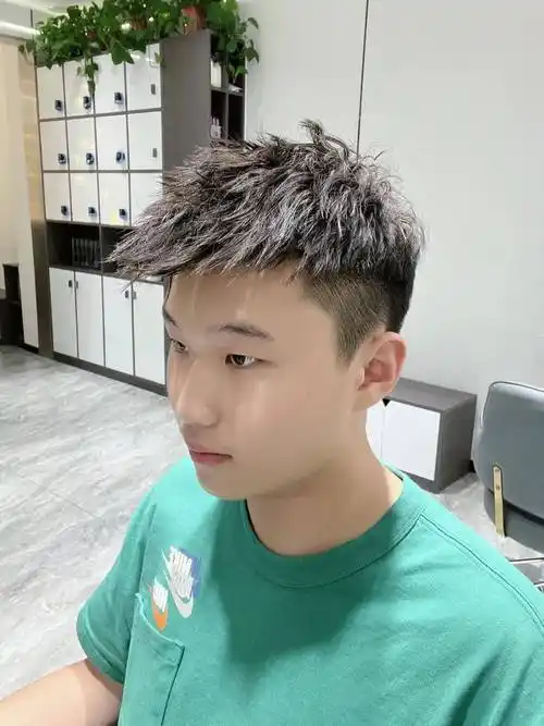 今夏10款"最帅气"的男生发型, 时尚,有型,显精神