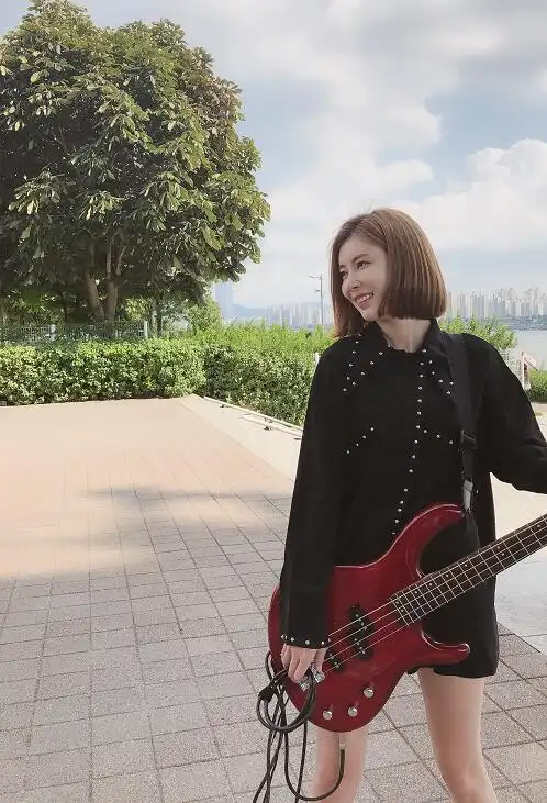 抖音李智仁图片韩国街头最美贝斯手智仁性感照片