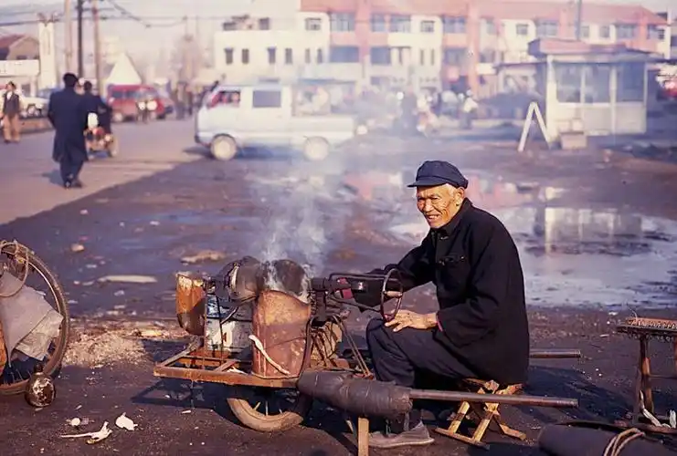 老照片:90年代的那些街头小吃,每一张都看得流口水
