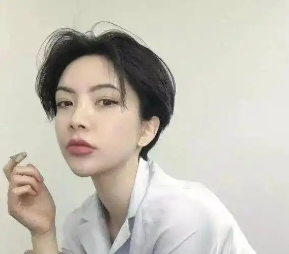 清爽有型的超短发发型推荐, 时尚干练又显气质_刘海_女生_修剪