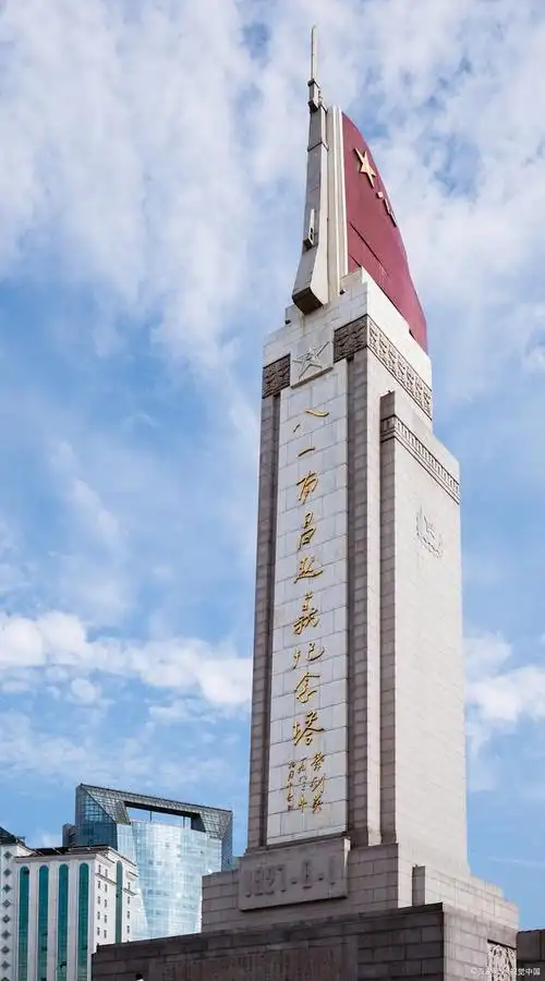 建筑,从现代化的购物中心到传统的文化场所,南昌市内有着许多值得一游