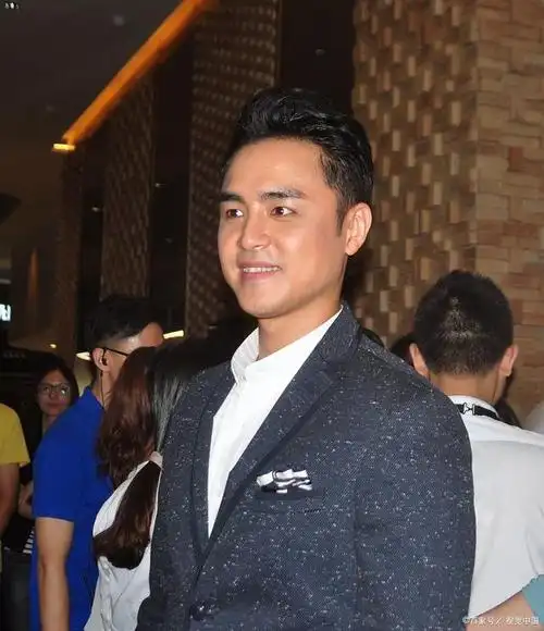 作为台湾著名演员和歌手,明道在演艺事业上取得了巨大的成功.