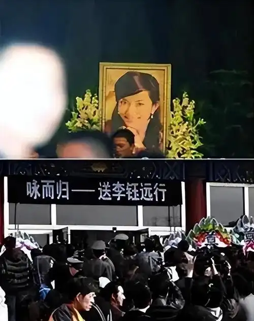 李钰生前最大的愿望,就是能嫁给汪雨,汪雨也承诺过等她病情好转,就娶