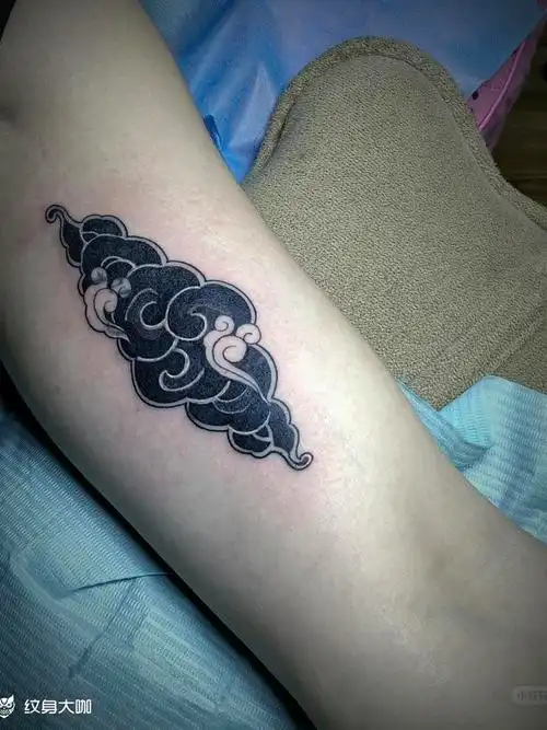 遮盖,一团云朵_纹身图案手稿图片_华生的纹身作品集