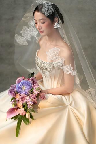 新娘头纱中长款高级蕾丝花边头饰超仙森系韩式摄影拍照样片造型白