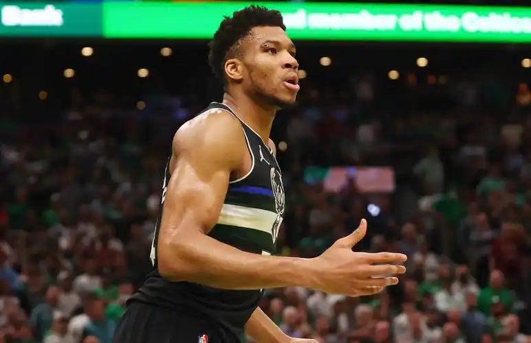 字母哥我会适应每一个人做球队所需的一切