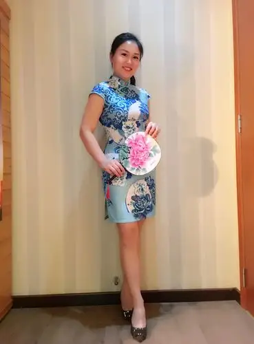 环球夫人 . 中国丽人秀