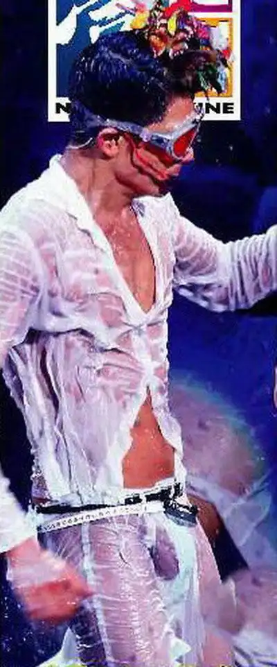 组图郭富城个唱玩湿身诱惑小巨蛋high翻天