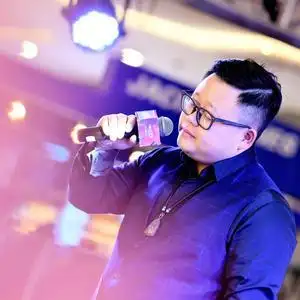 小胖爱唱歌头像