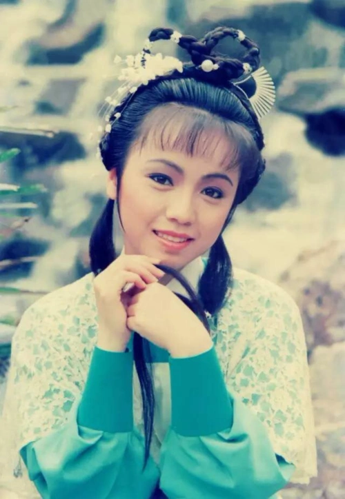 邓萃雯古装扮相