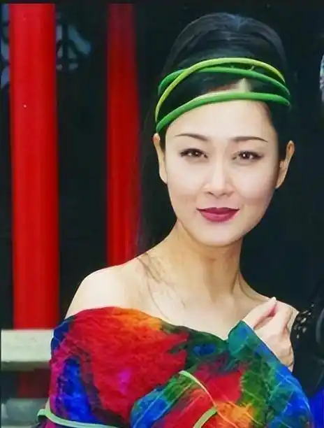 惊闻《白发魔女》中小蝴蝶扮演者欢欢(于佳卉)之死,感悟一场