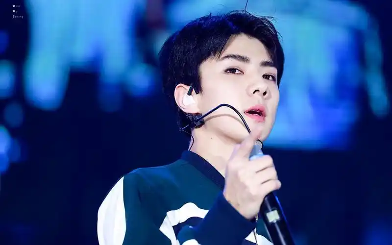 吴世勋|4k直拍>170915 power - despacito